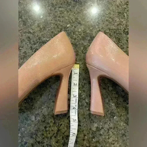 Naturalizer Nude 4 inch High Heel Excellent Like New Condition - Picture 9 of 10